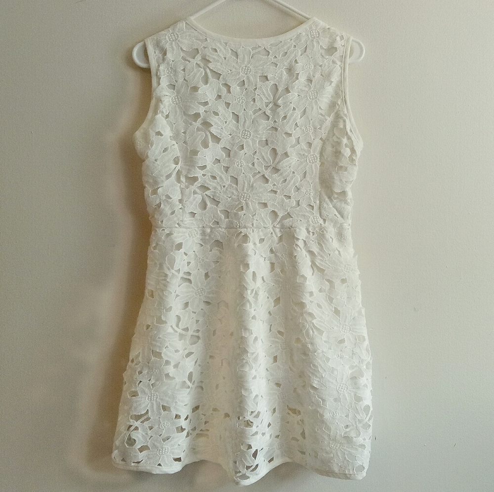 White lace fit flare mini dress - Picture 2 of 4